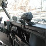 Wieder ein Ger�t mehr am Cockpit. Die Cupholder wurden ebenfalls am Armaturenbrett befestigt

