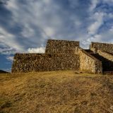 Bei der Inka-Ruine Kishuara sind wir leider auf zwei Grabräuber gestossen, die mit Metalldetektoren versucht haben, einen Teil der ...
