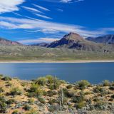 Am anderen Ende des Apache-Trails wartet der Theodore Roosevelt Lake mit seiner Schönheit auf.

