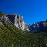 Blick auf das Yosemite Valley im bekannten Yosemite NP.
