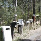 Eine typische australische Briefkasten-Allee, welche wir vielfach in dünn besiedeltem Gebiet vorfanden.

