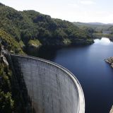 Der "Gordon Dam", mit 140m der tiefste Stausee Tasmaniens.
