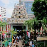 In Singapur's Stadtviertel "Little India" besichtigen wir den ältesten Hindutempel "Sri Veerama Kaliamman".
