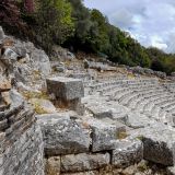 Das Theater von Butrint, welches erst 1932 vollständig ausgegraben wurde, entstand ca. 3 Jhd v. Chr und bot ...
