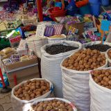 Auf dem Bauernmarkt in Elbasan findet man alles, was das Herz begehrt. 
