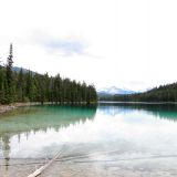 Glasklarer Bergsee ebenfalls auf der 5 Seen Wanderung im Jasper N.P. 
