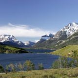 Der Waterton Lakes N.P. war der erste grenzübergreifende N.P. der Welt. Dieser Park befindet sich ganz im Süden von Kanada und grenzt an Montana (USA). 
